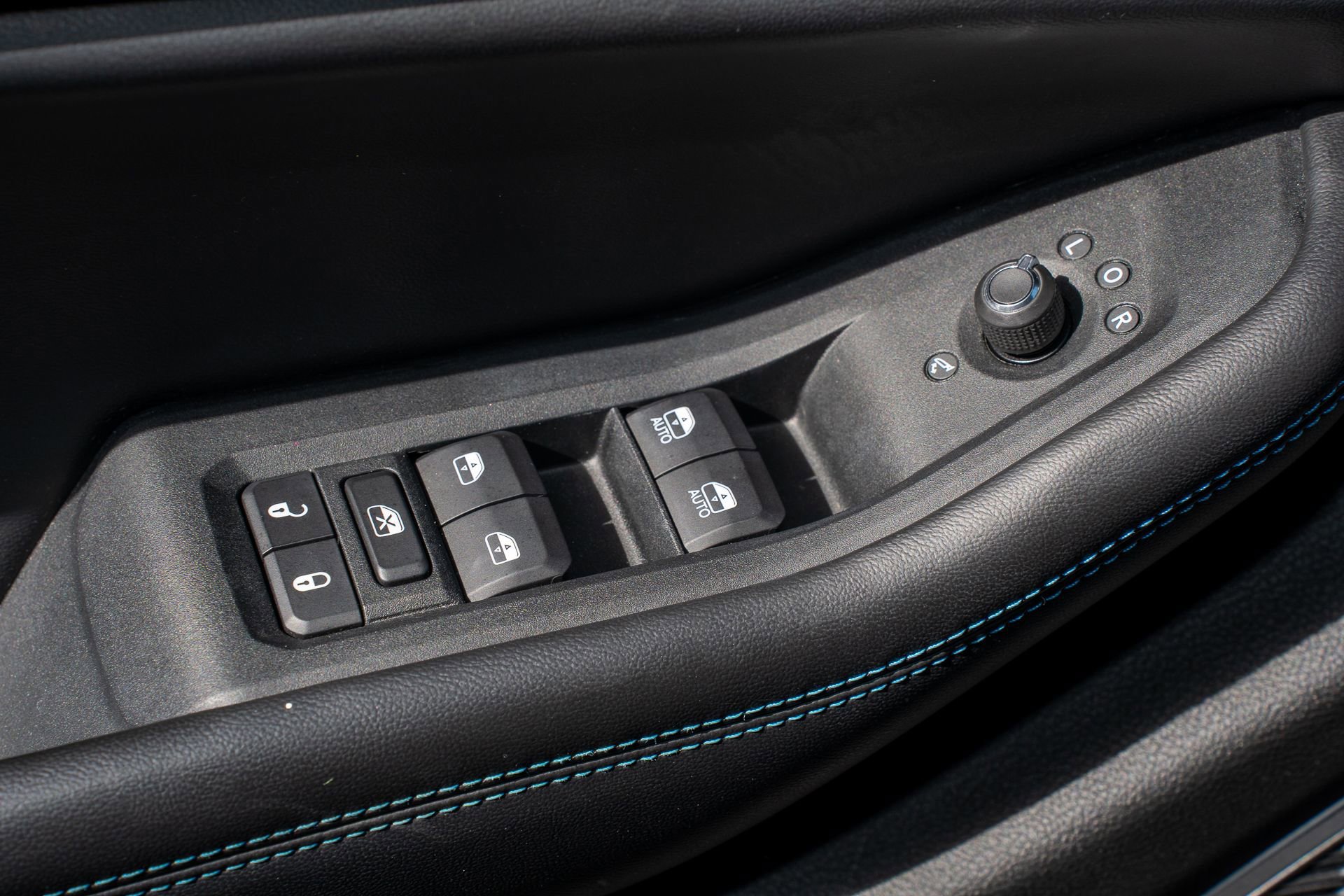 Used 2023 Jeep Grand Cherokee Trailhawk w/ Luxury Tech Group III image 27