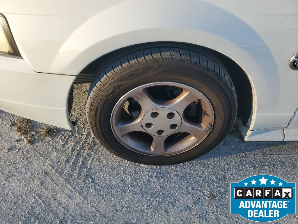 Used 2004 Ford Mustang Convertible image 18