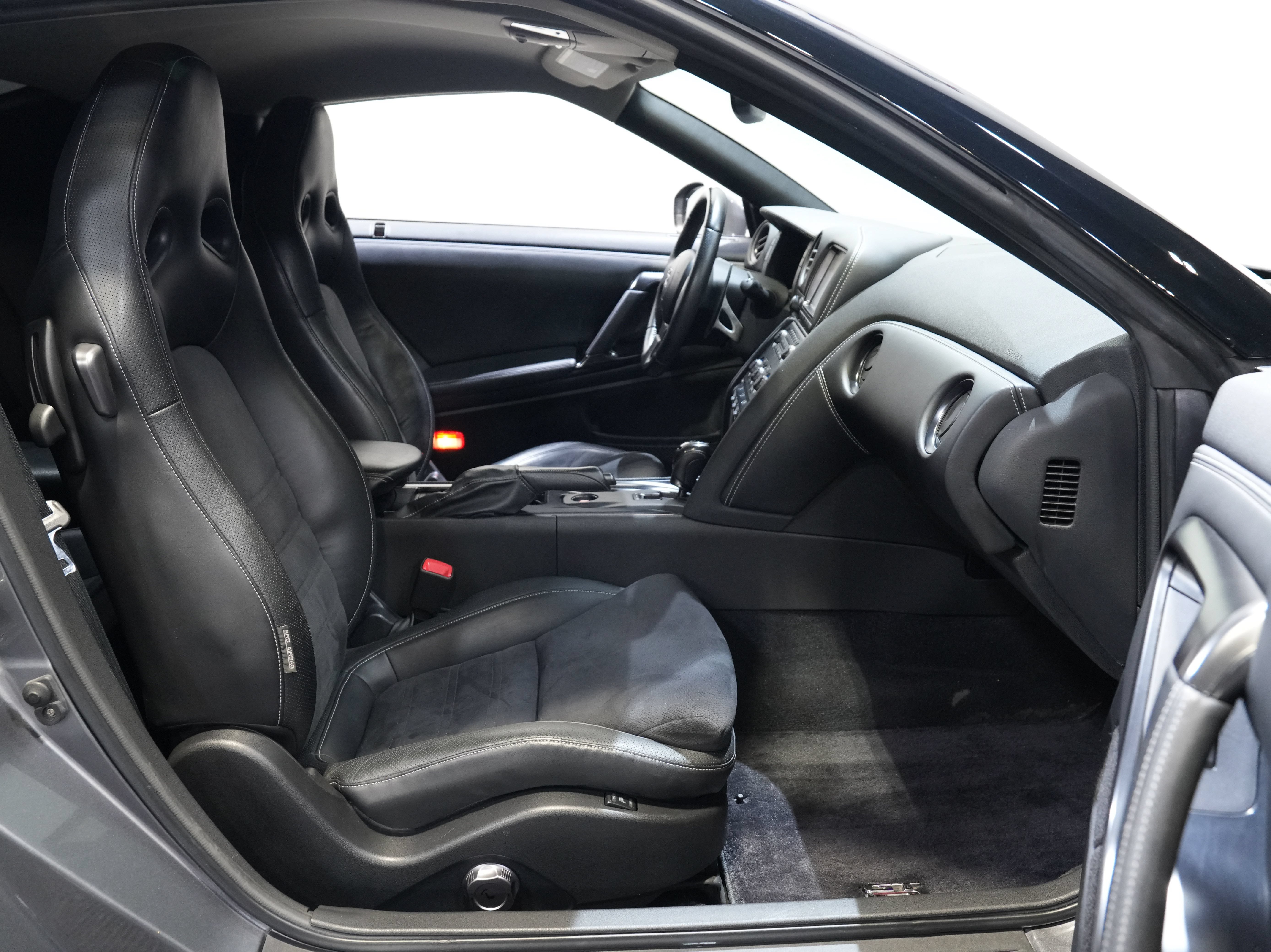 Used 2014 Nissan GT-R Premium AWD/4WD image 31
