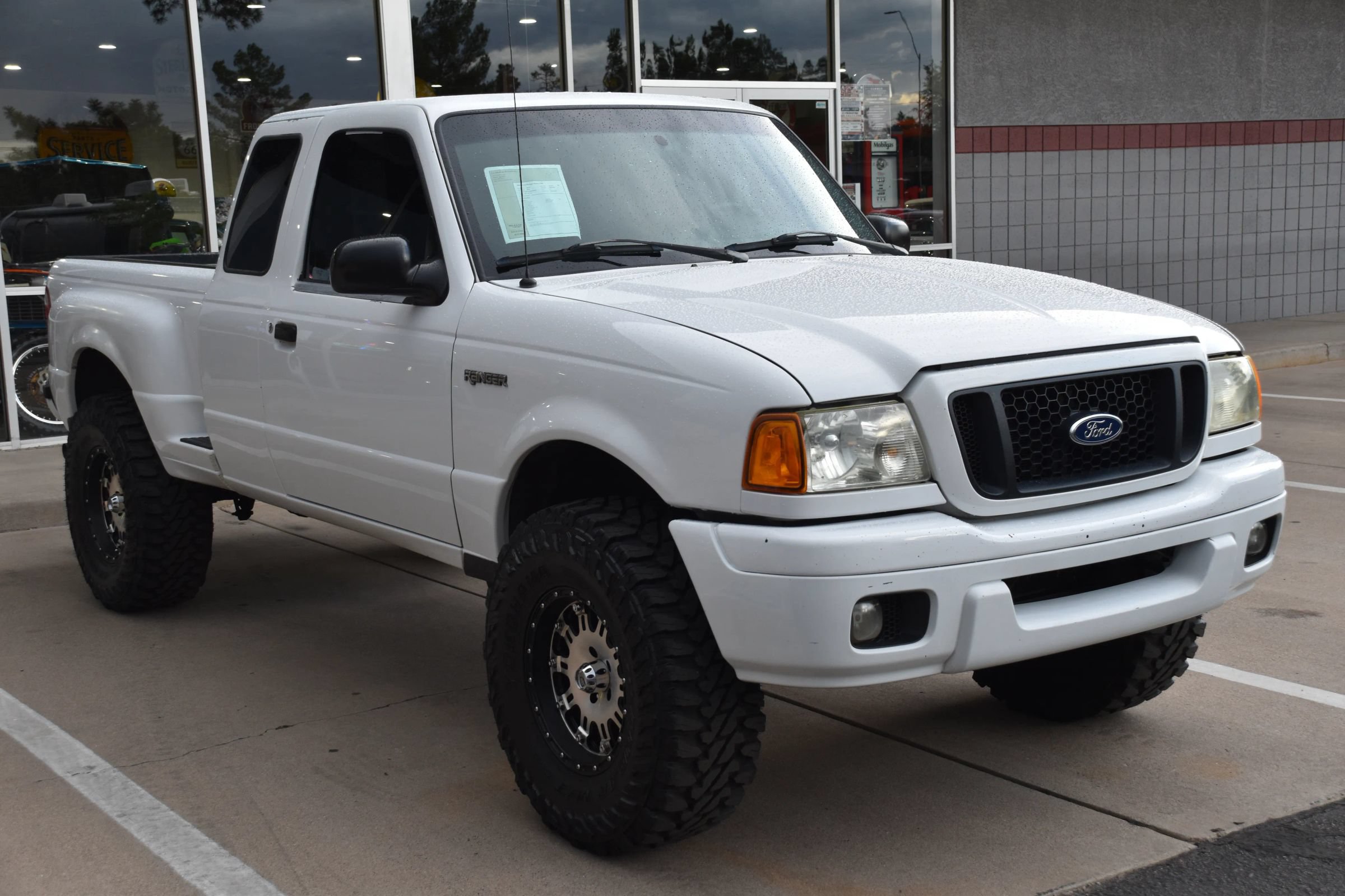 Used 2004 Ford Ranger XL RWD image 2