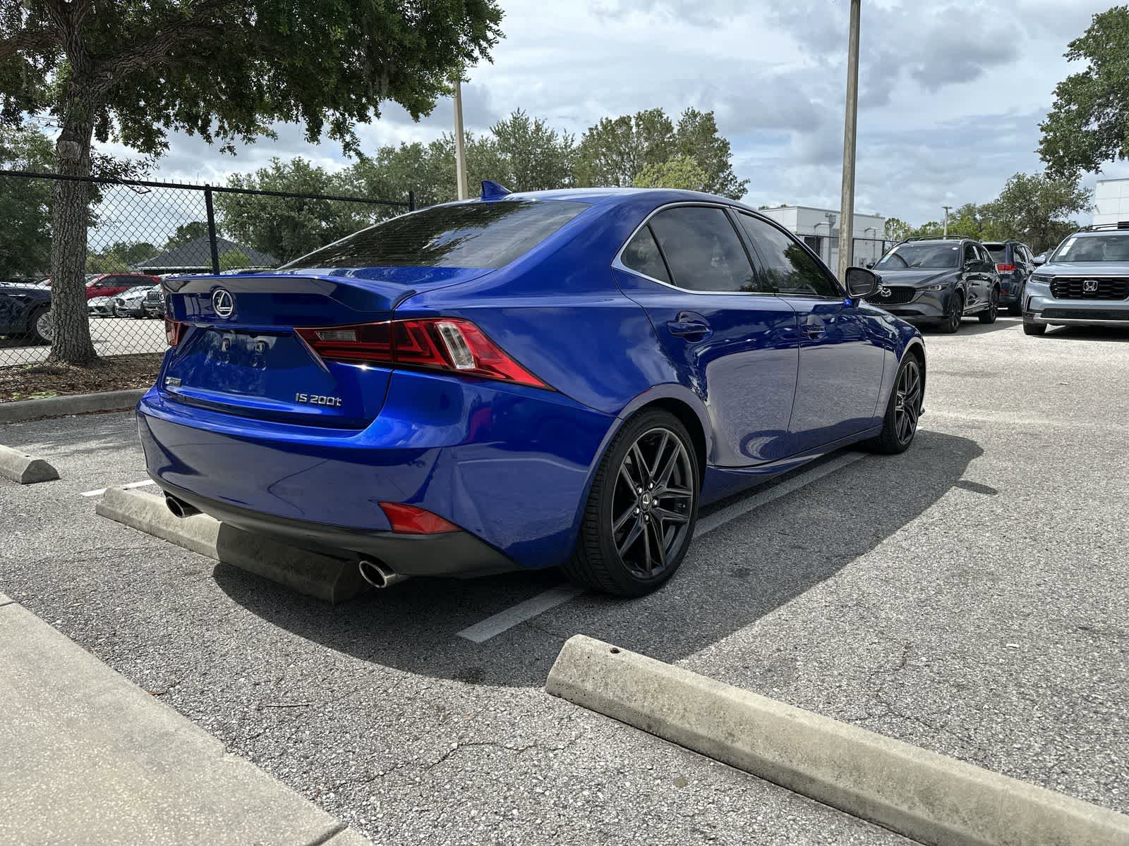 Used 2016 Lexus IS 200t w/ F Sport Package RWD image 8