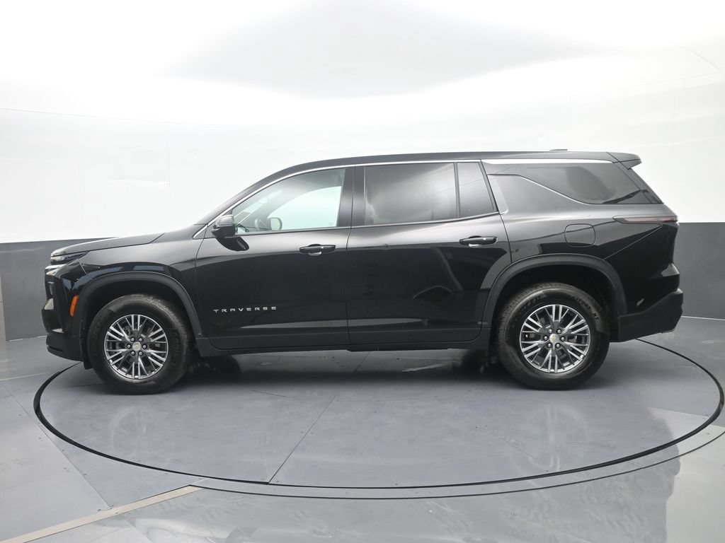 Used 2024 Chevrolet Traverse LS FWD image 3