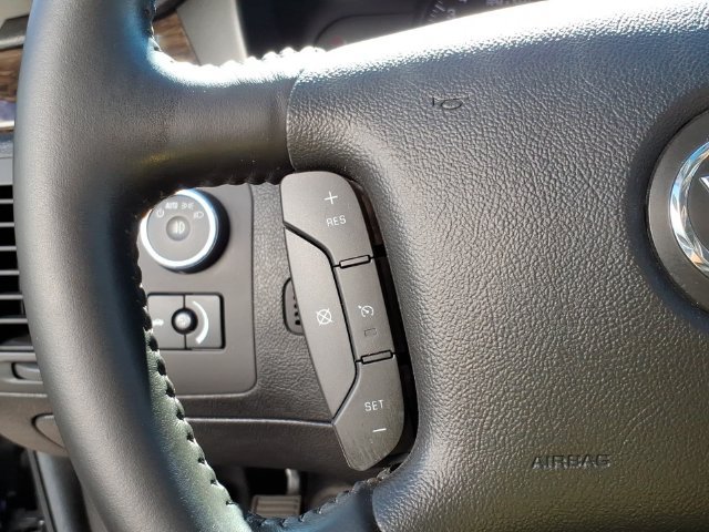 Used 2010 Cadillac DTS FWD image 17