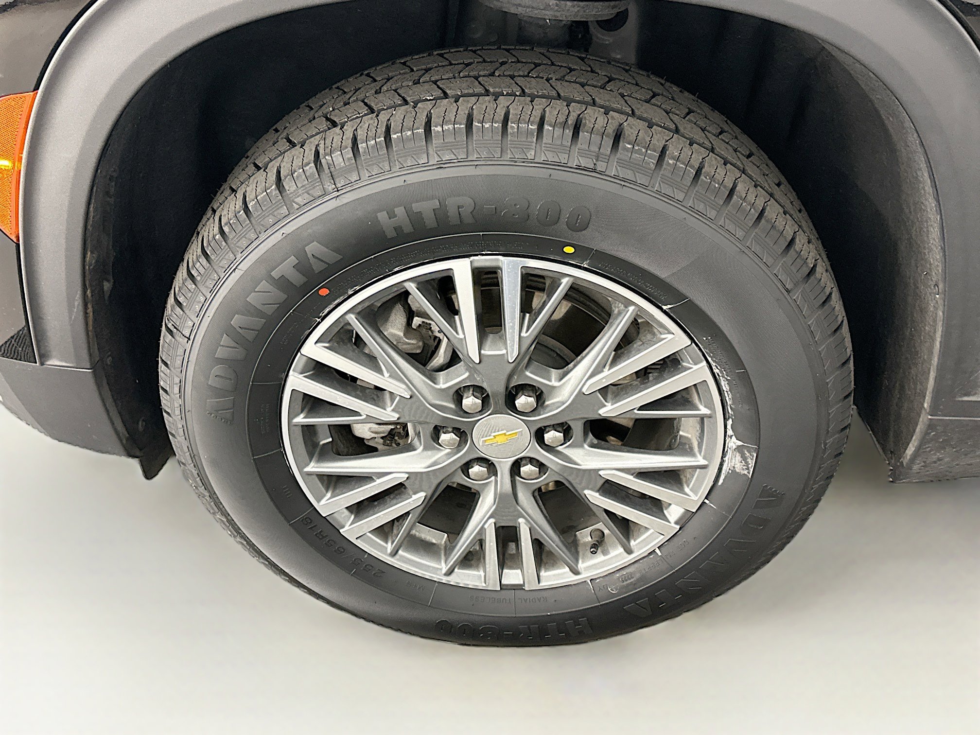 Used 2025 Chevrolet Traverse LT image 11