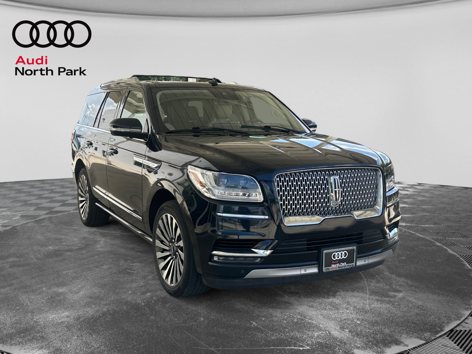 Used 2021 Lincoln Navigator Reserve w/ Luxury Package RWD image 7