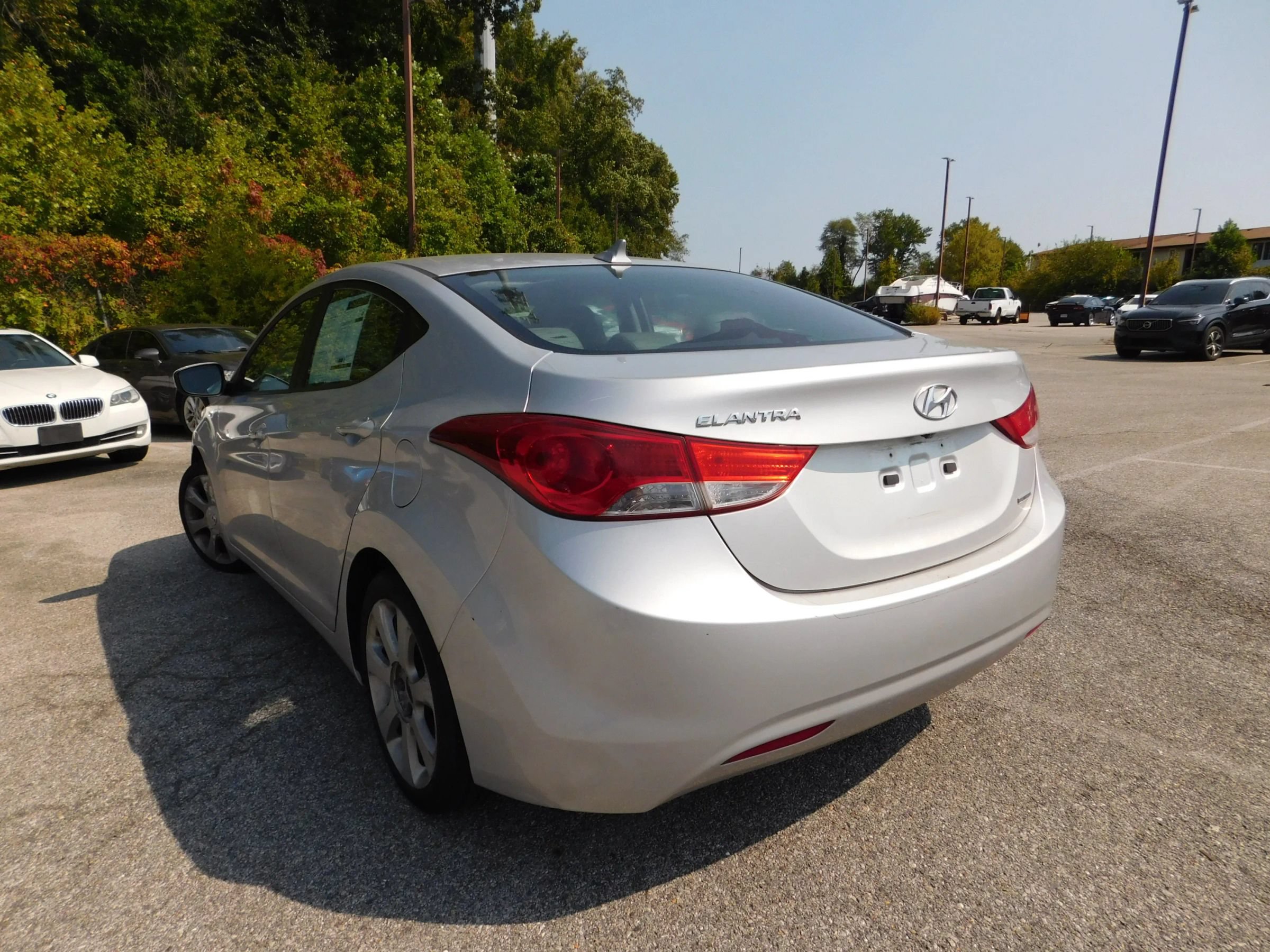 Used 2011 Hyundai Elantra Limited w/ Premium Pkg 5 FWD image 6