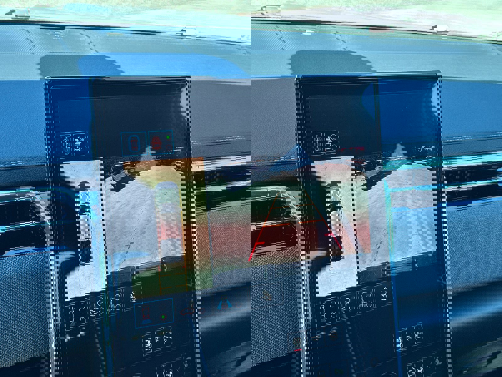 Used 2026 GMC Sierra EV Elevation image 35