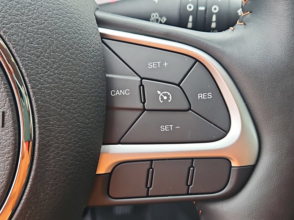 Used 2020 Jeep Compass Latitude w/ Cold Weather Group AWD/4WD image 27