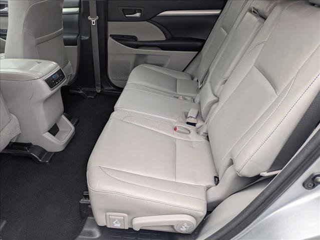 Used 2018 Toyota Highlander XLE image 20