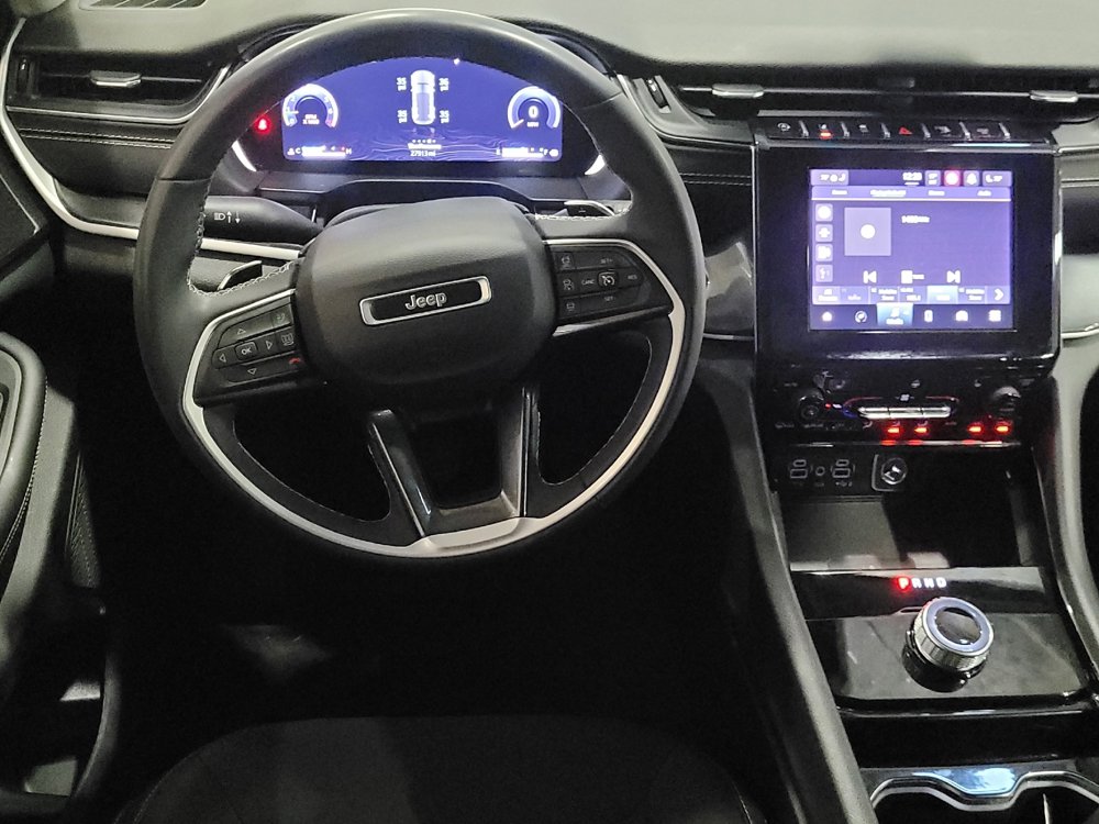 Used 2023 Jeep Grand Cherokee Laredo w/ Luxury Tech Group I image 22