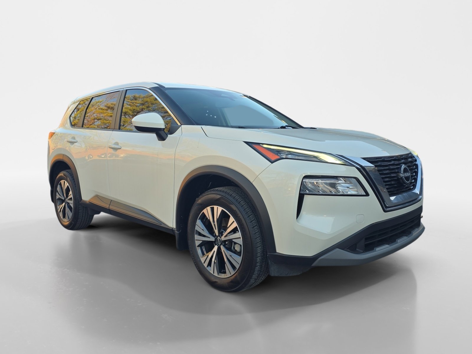 Used 2023 Nissan Rogue SV image 7