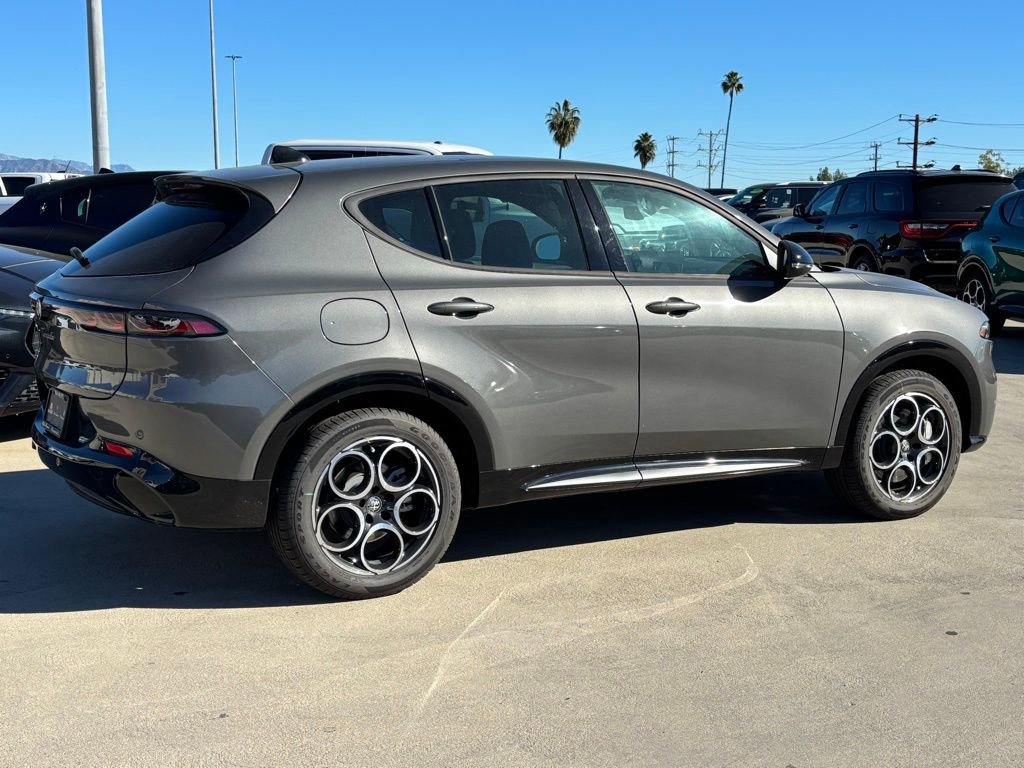 New 2025 Alfa Romeo Tonale image 3