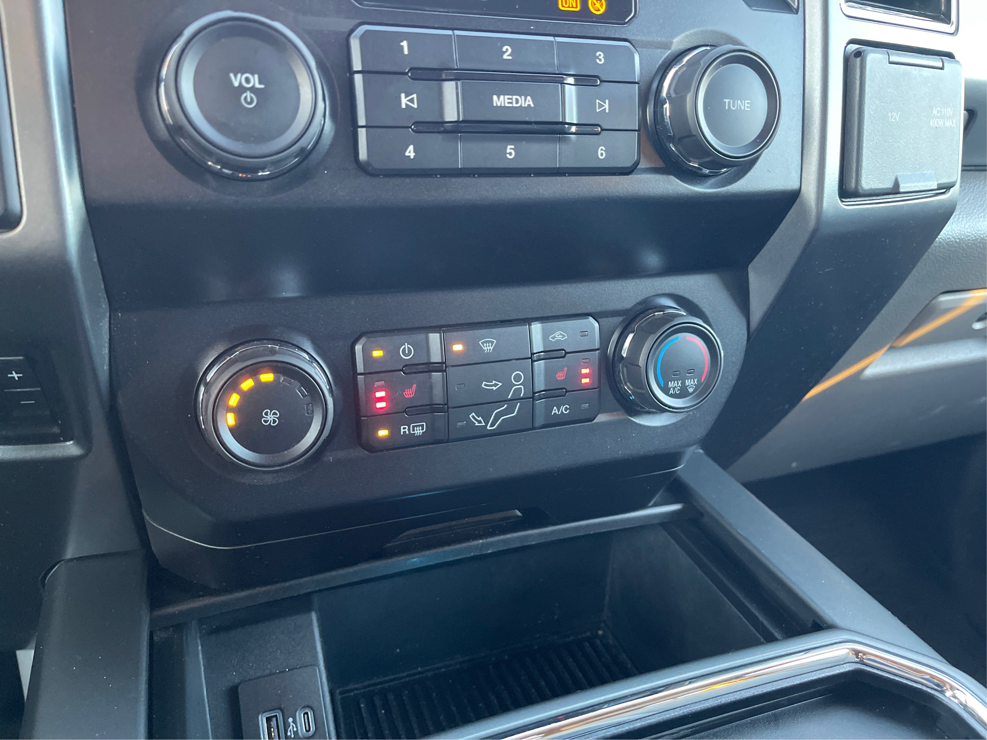 Certified 2022 Ford F350 XLT w/ XLT Premium Package image 23