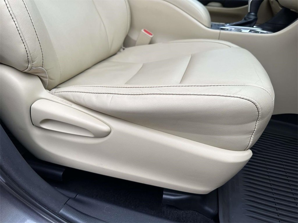 Used 2015 Toyota Highlander XLE image 11