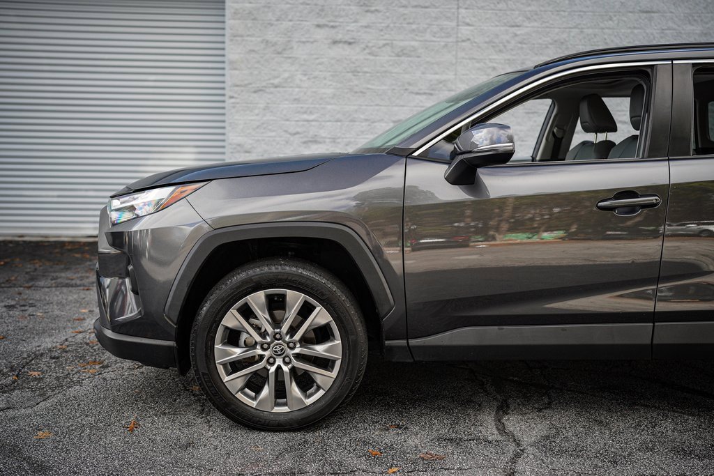 Used 2023 Toyota RAV4 XLE Premium image 10