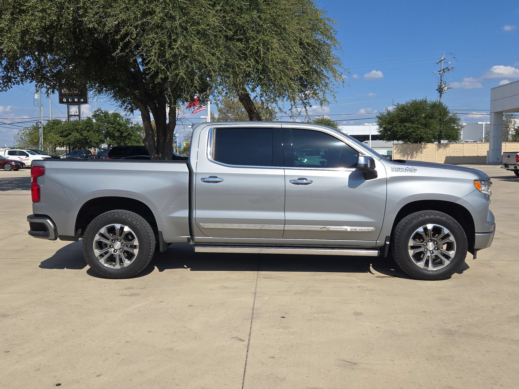Certified 2024 Chevrolet Silverado 1500 High Country w/ Technology Package AWD/4WD image 2