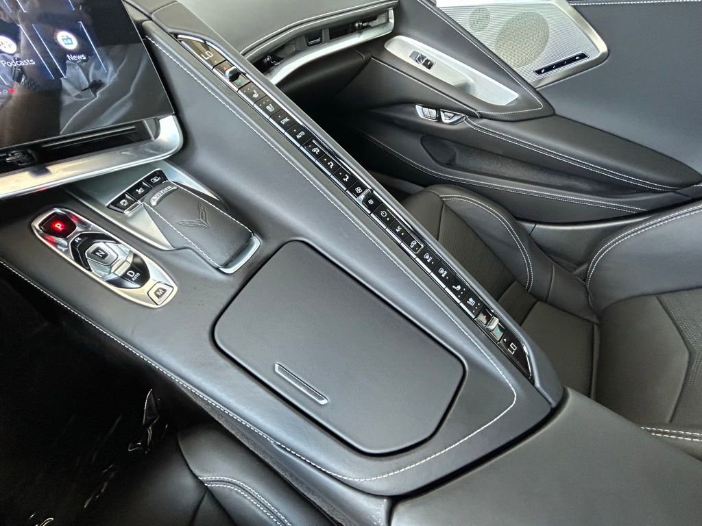 Used 2024 Chevrolet Corvette Stingray Premium Conv w/ Battery Protection Package image 22