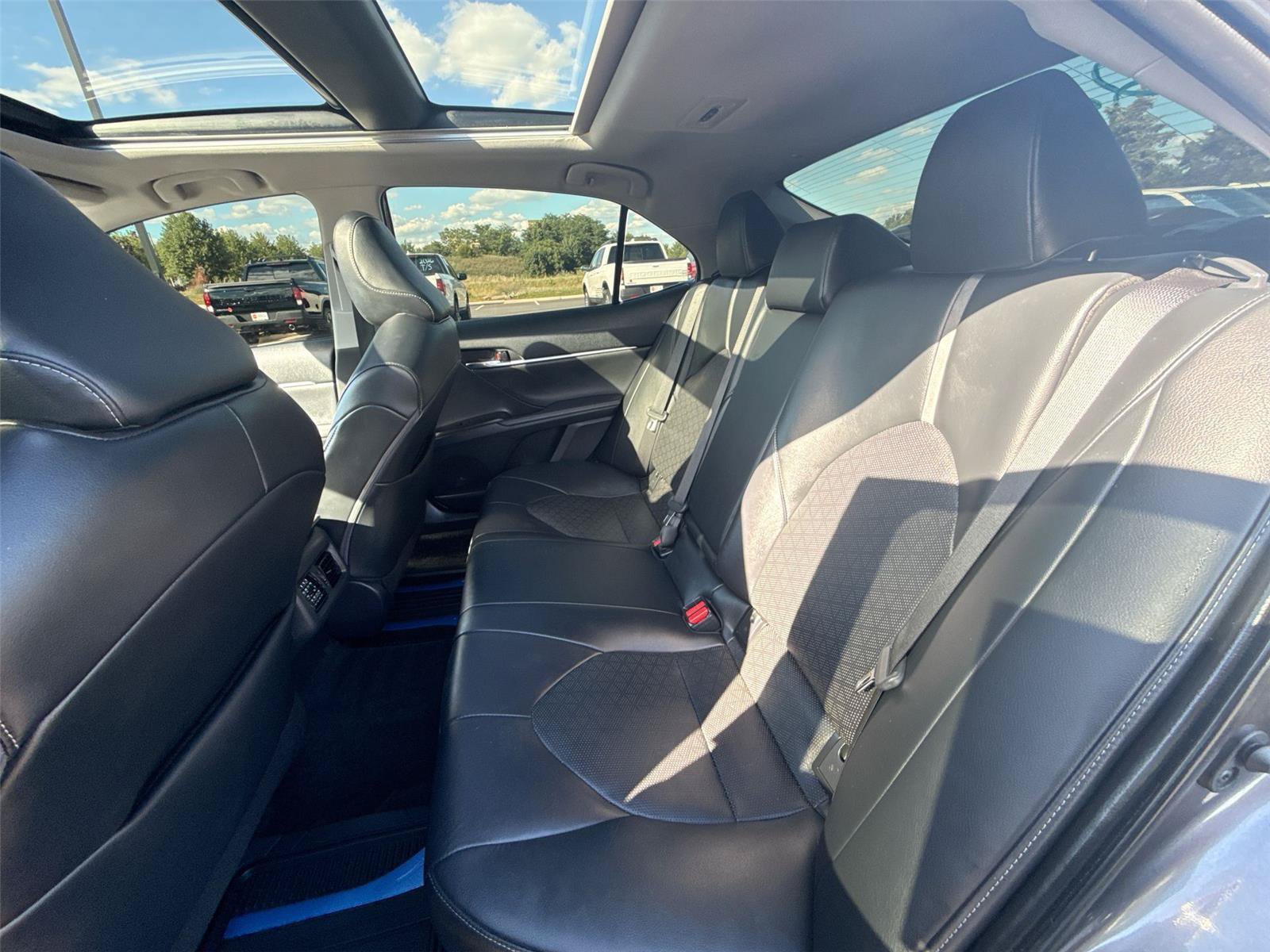 Used 2022 Toyota Camry XSE FWD image 17