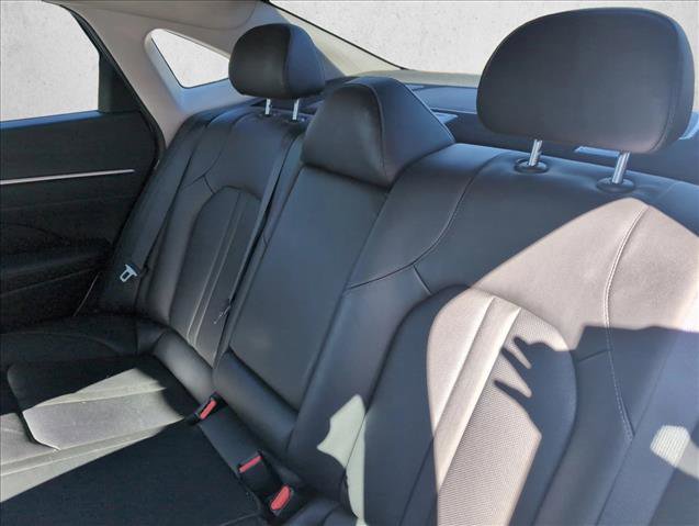 Used 2021 Hyundai Sonata Limited w/ Preferred Accessory Package image 18