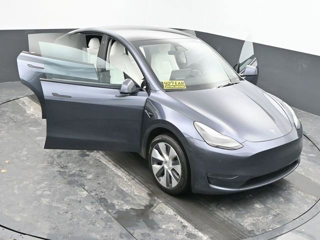 Used 2023 Tesla Model Y Long Range image 58