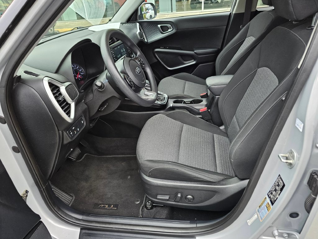 Used 2021 Kia Soul S FWD image 19