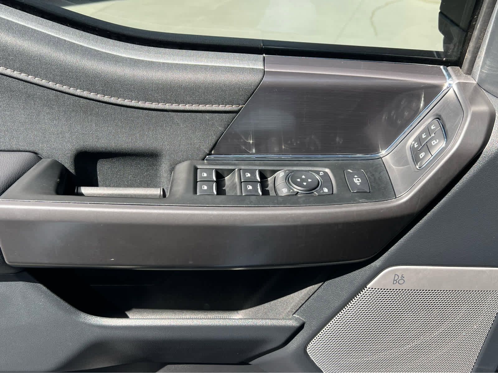 Certified 2025 Ford F150 Lariat w/ Equipment Group 501A Mid AWD/4WD image 32