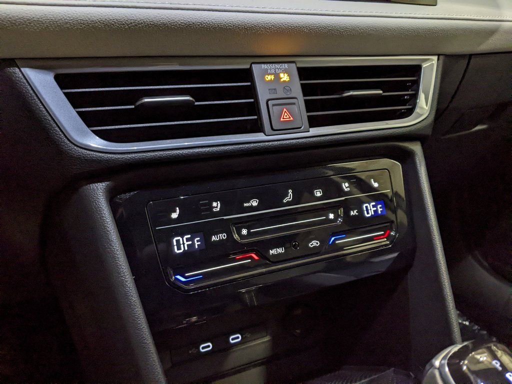 New 2026 Volkswagen Taos SEL image 18