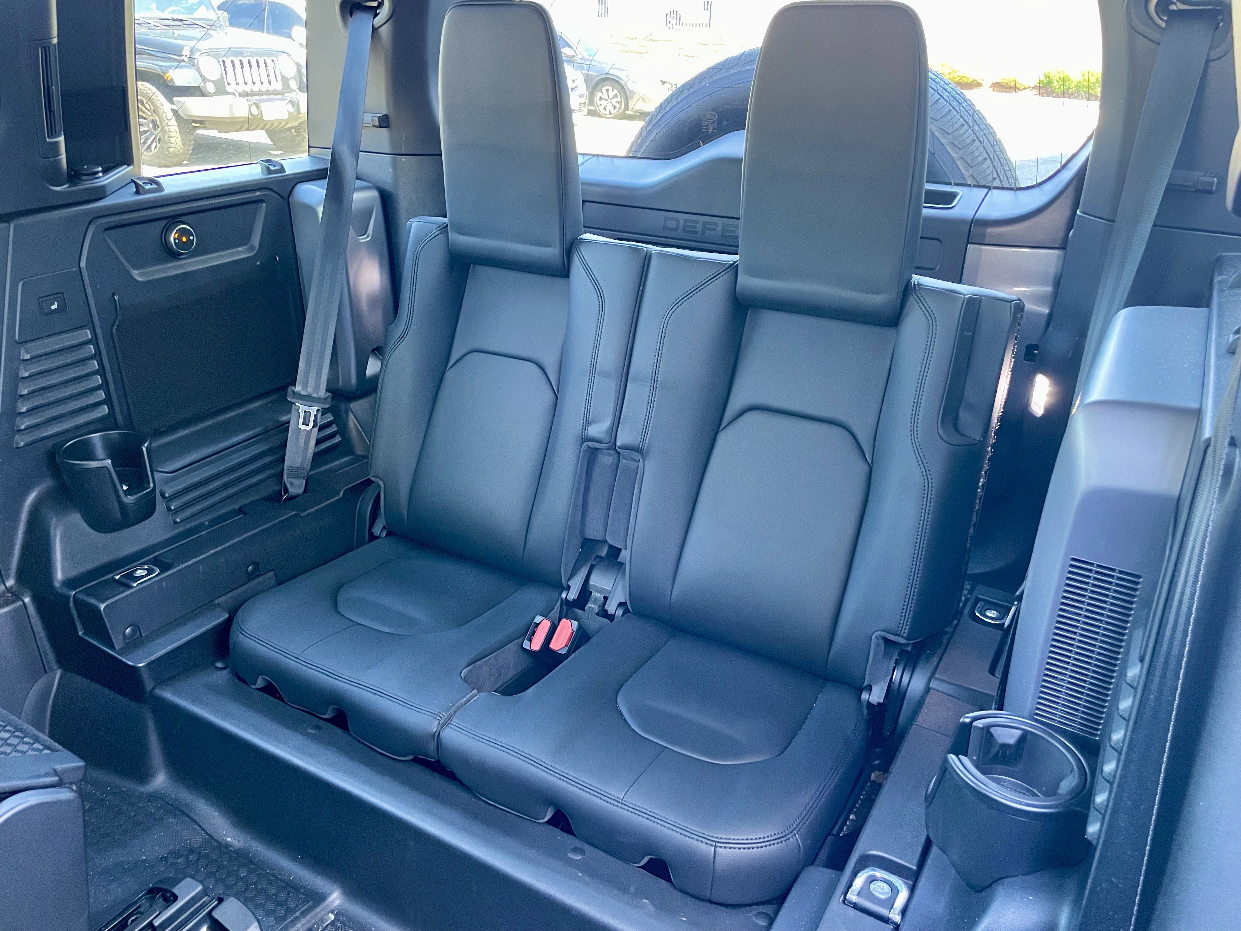 Used 2023 Land Rover Defender 110 S image 32