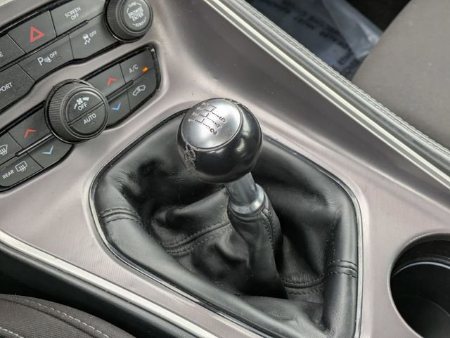 Used 2022 Dodge Challenger R/T w/ T/A Package image 25