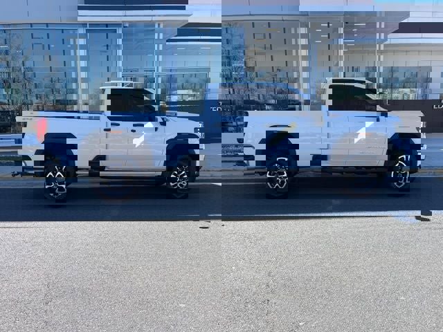 Used 2024 GMC Sierra 2500 Pro w/ Convenience Package image 9