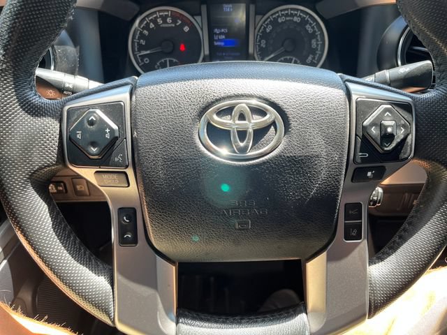 Used 2021 Toyota Tacoma SR5 RWD image 23