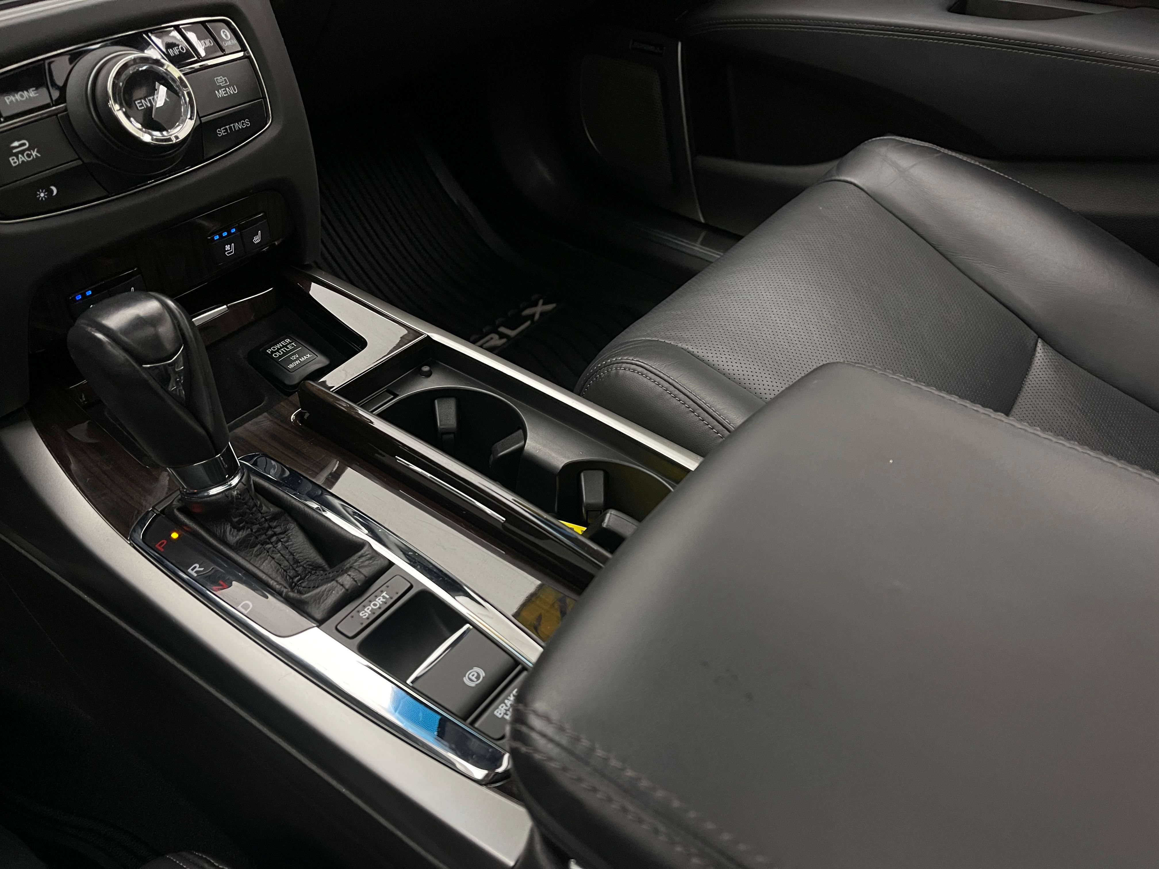 Used 2017 Acura RLX w/ Advance Package FWD image 32