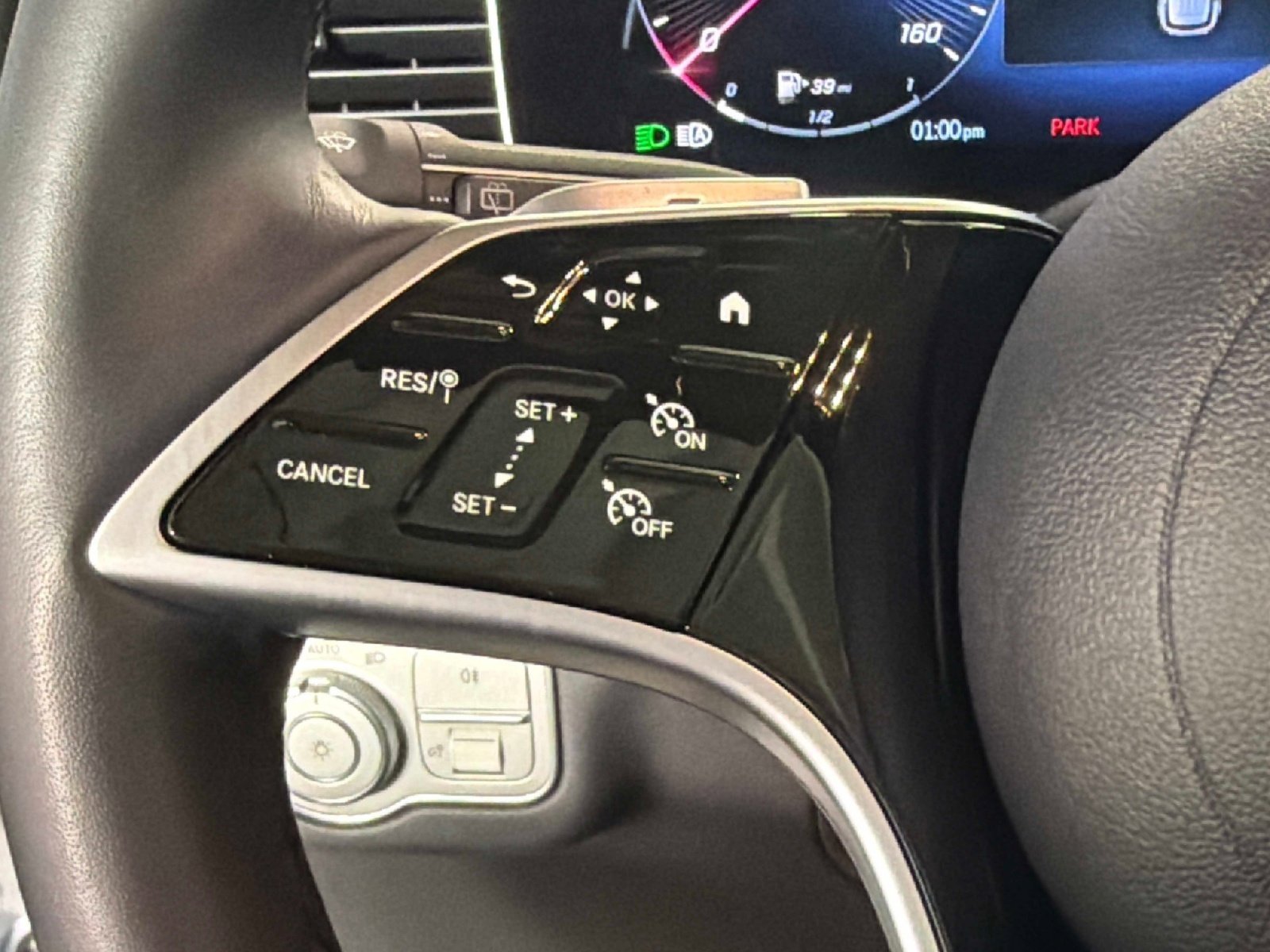 Used 2025 Mercedes-Benz GLE 450 4MATIC w/ Winter Package image 49