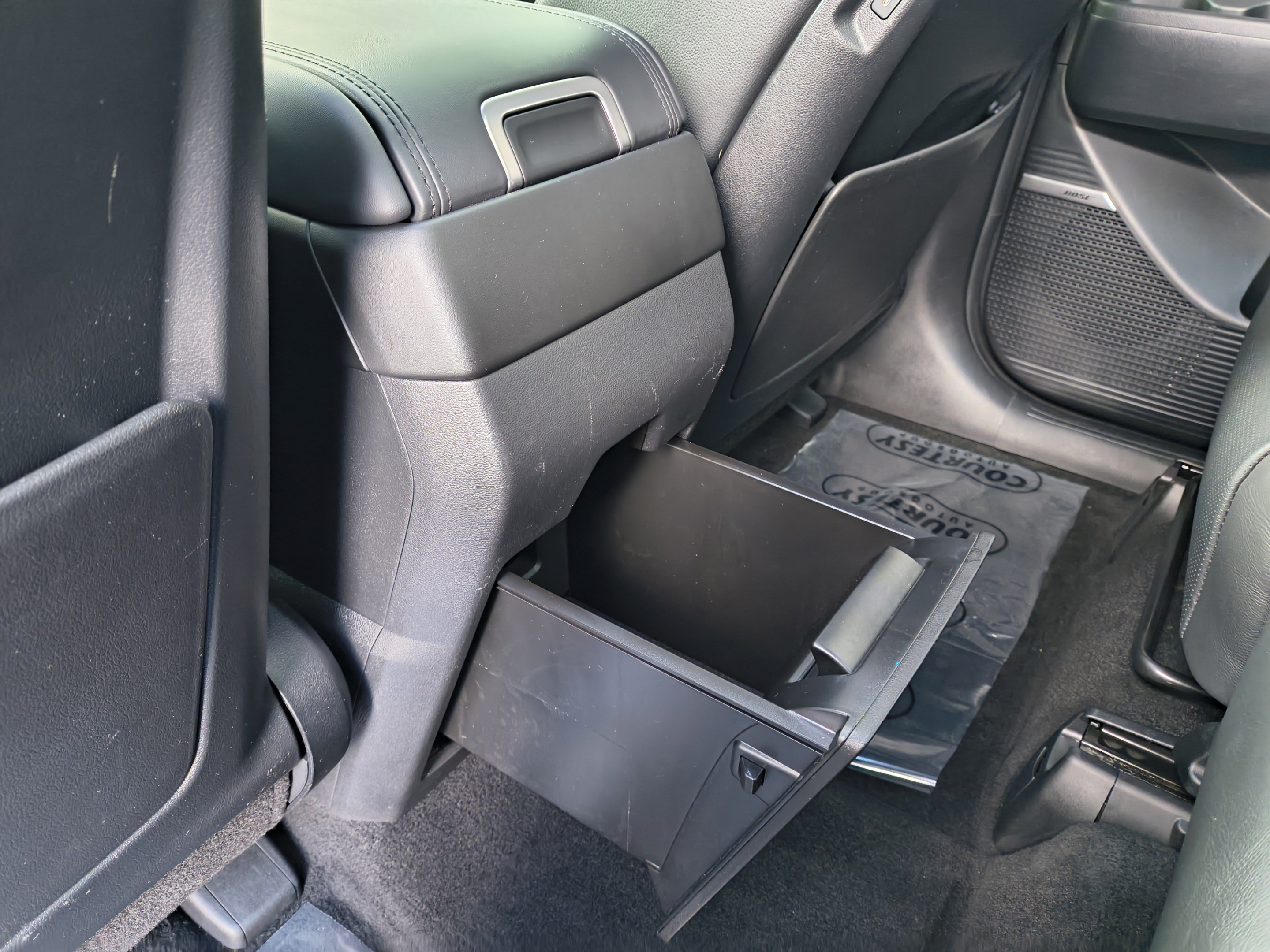 Certified 2025 Hyundai Santa Fe Limited FWD image 14