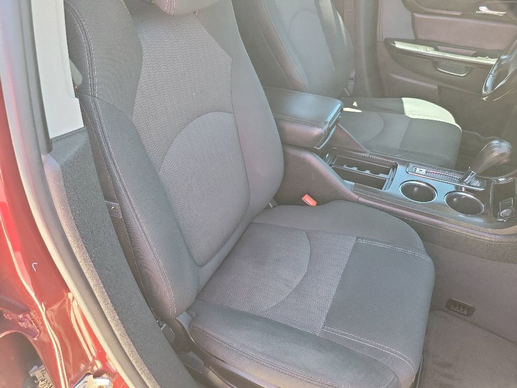 Used 2017 Chevrolet Traverse LT w/ Style and Technology Package FWD image 44