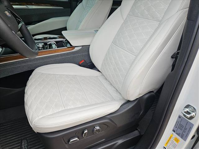 Used 2025 Cadillac Escalade ESV Sport Platinum w/ LPO, Floor Liner Package AWD/4WD image 14