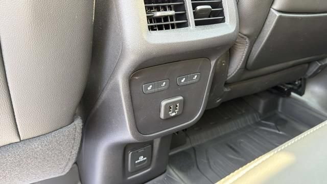 Certified 2024 GMC Terrain Denali w/ Denali Premium Package AWD/4WD image 34
