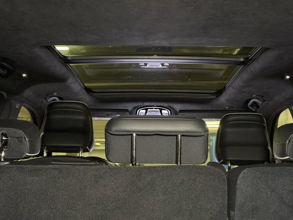 Used 2022 Jeep Grand Cherokee Summit AWD/4WD image 8