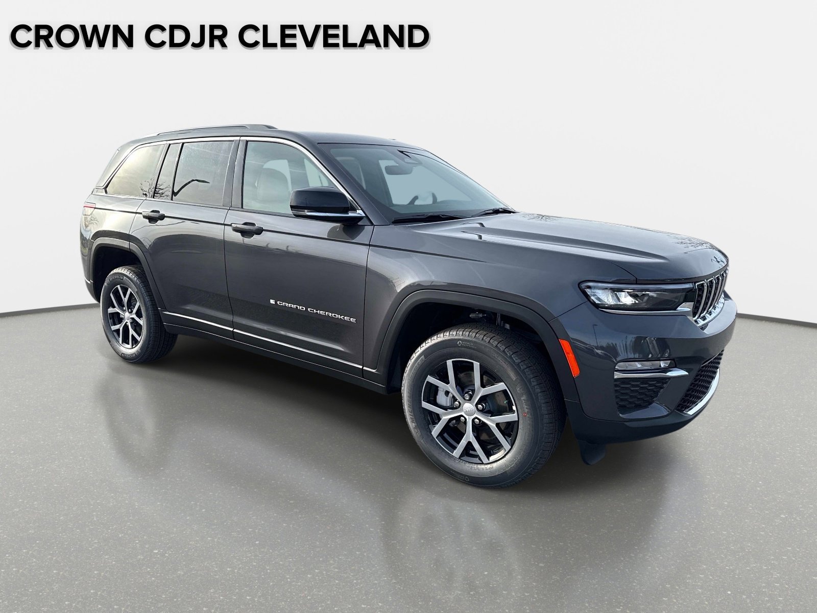 New 2025 Jeep Grand Cherokee Limited AWD/4WD image 2