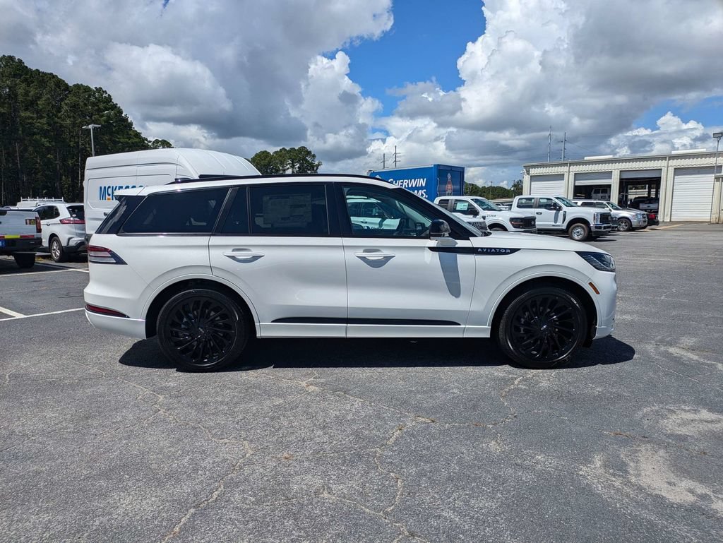 Certified 2026 Lincoln Aviator Reserve w/ Luxury Package RWD image 4