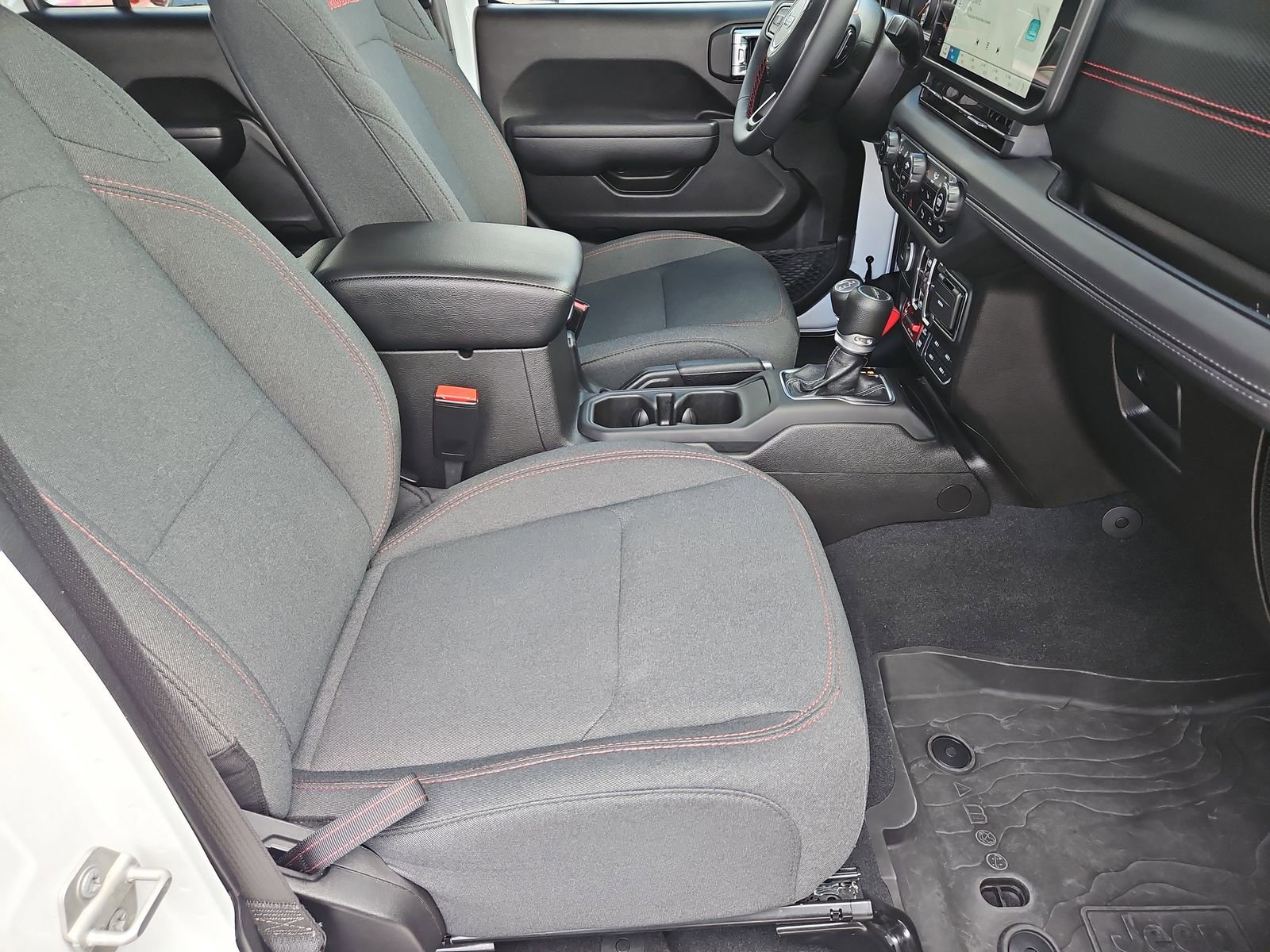 Used 2024 Jeep Gladiator Rubicon w/ Safety Group AWD/4WD image 21