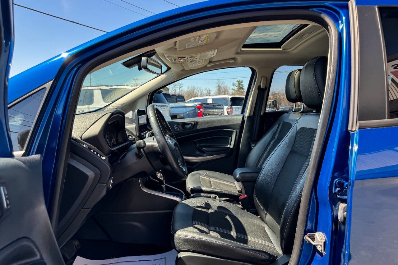 Used 2020 Ford EcoSport SES w/ SES Black Appearance Package image 19
