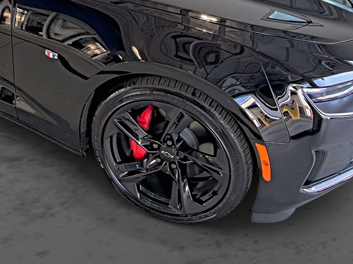 Used 2024 Chevrolet Camaro LT w/ Technology Package image 16