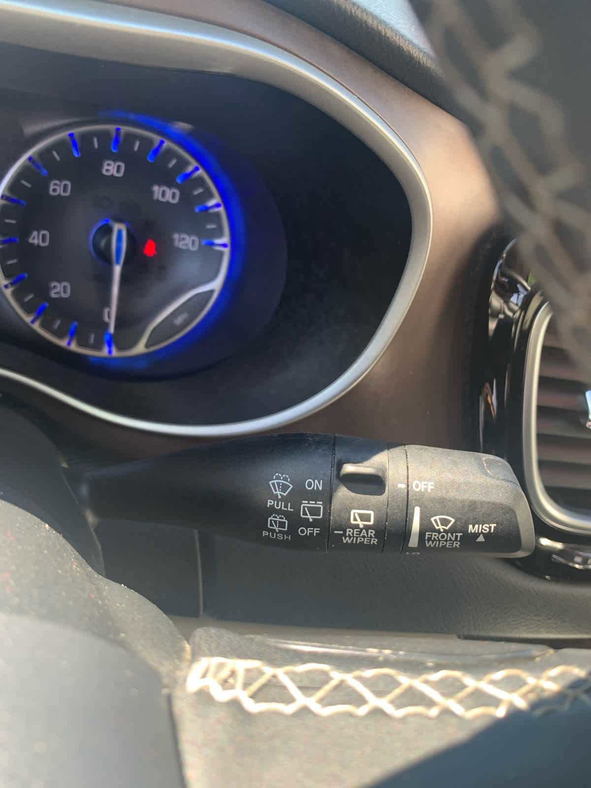 Used 2023 Chrysler Voyager LX image 22