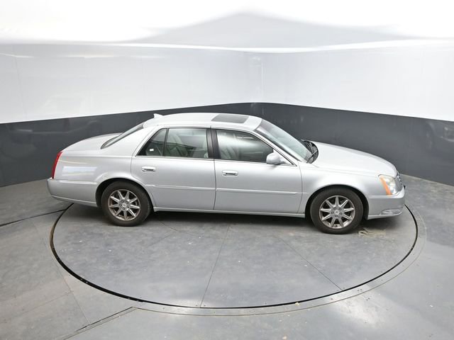 Used 2010 Cadillac DTS Luxury FWD image 38