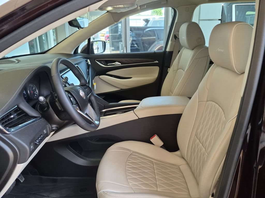 Used 2023 Buick Enclave Avenir w/ Avenir Technology Package AWD/4WD image 12