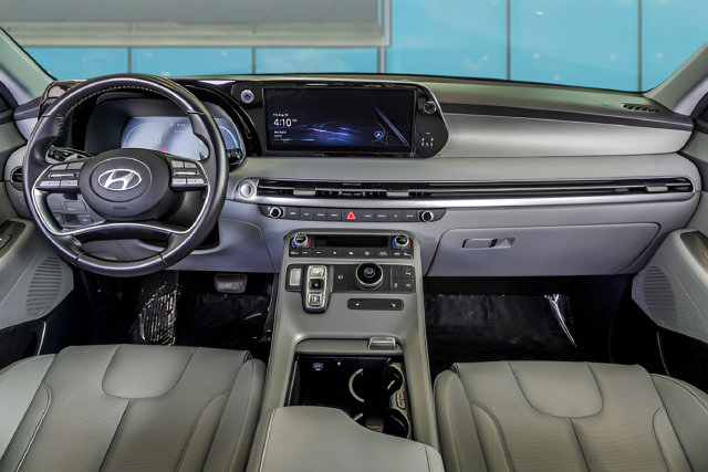 Certified 2025 Hyundai Palisade SEL FWD image 13