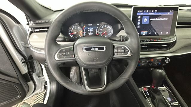 Used 2023 Jeep Compass Limited AWD/4WD image 15