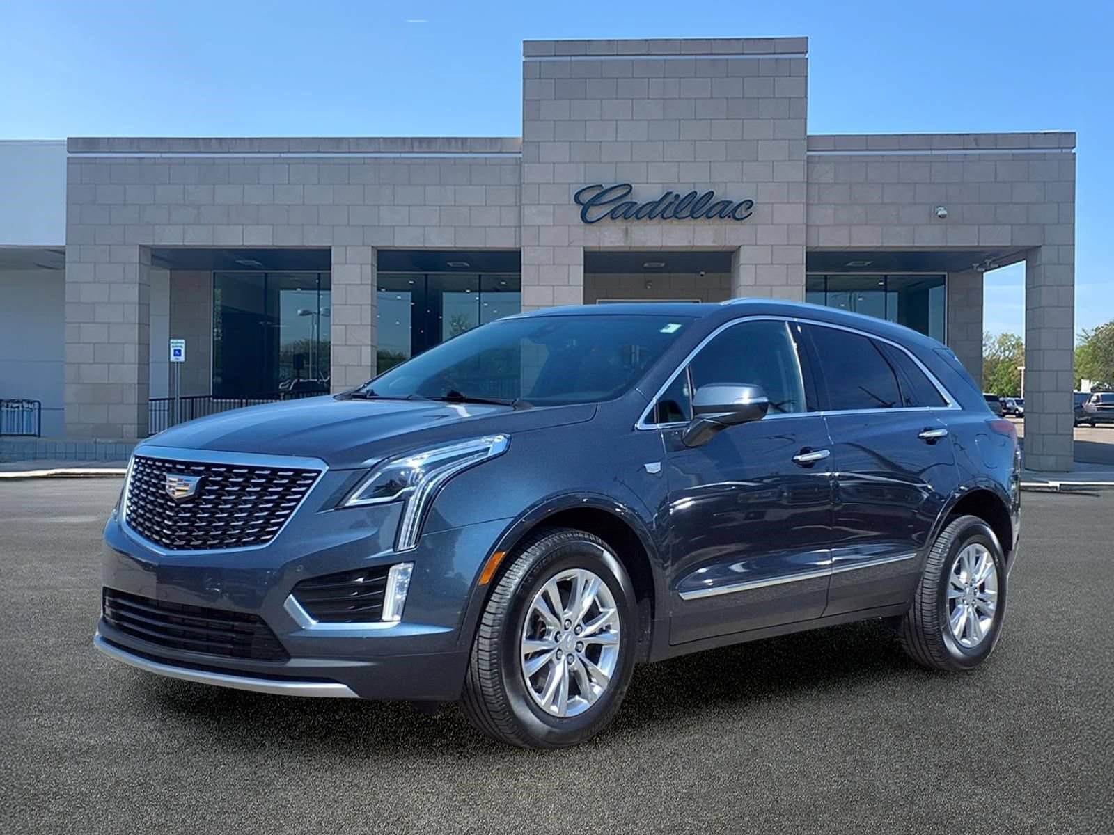 Used 2020 Cadillac XT5 Premium Luxury w/ LPO, Floor Liner Package AWD/4WD image 1