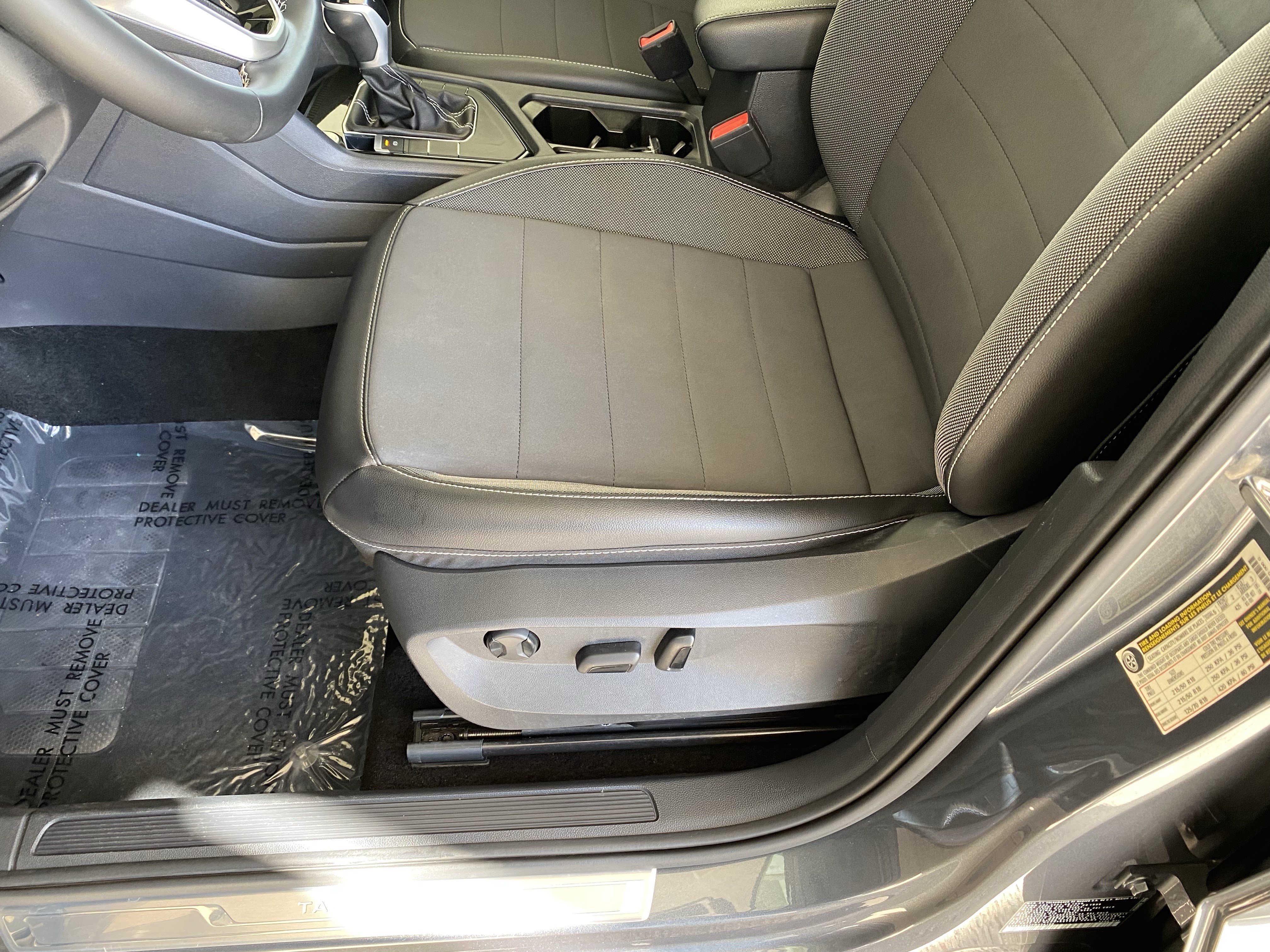 Certified 2023 Volkswagen Taos SE FWD image 35